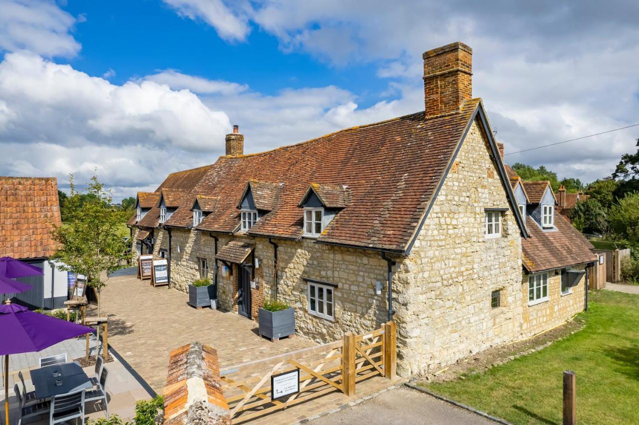 The Dinton Hermit Екстер'єр фото